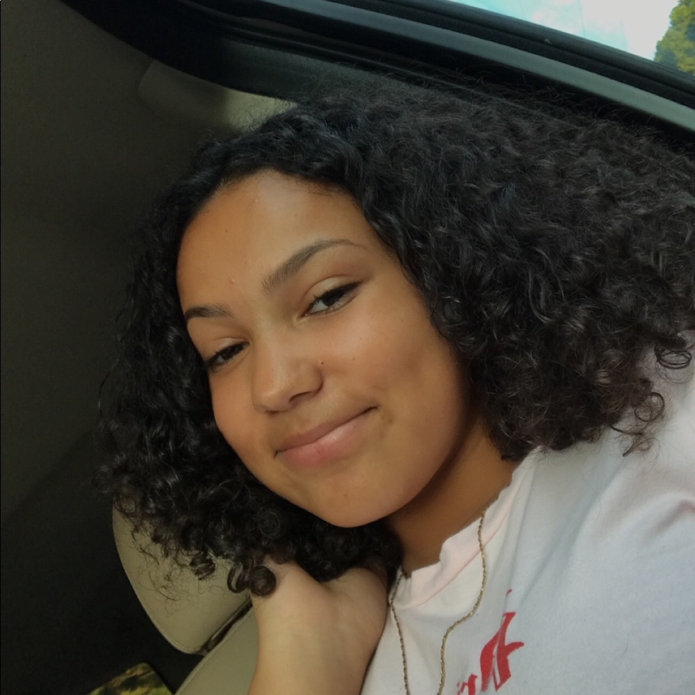 Meet your Posher, Shaela